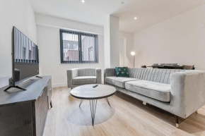 Modern and Stylish 2 Bed Apartment in Solihull